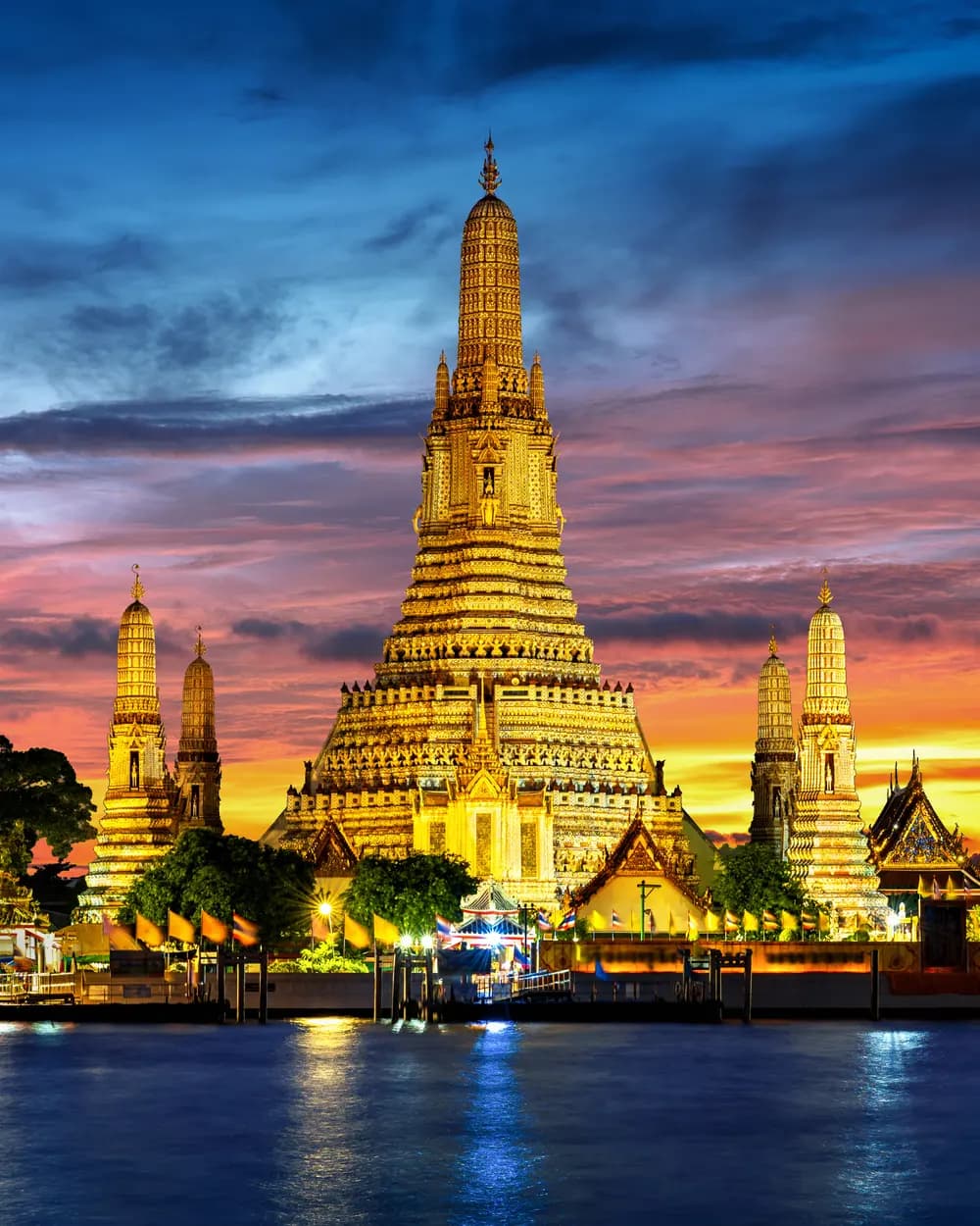 Wat Arun at twilight, Bangkok